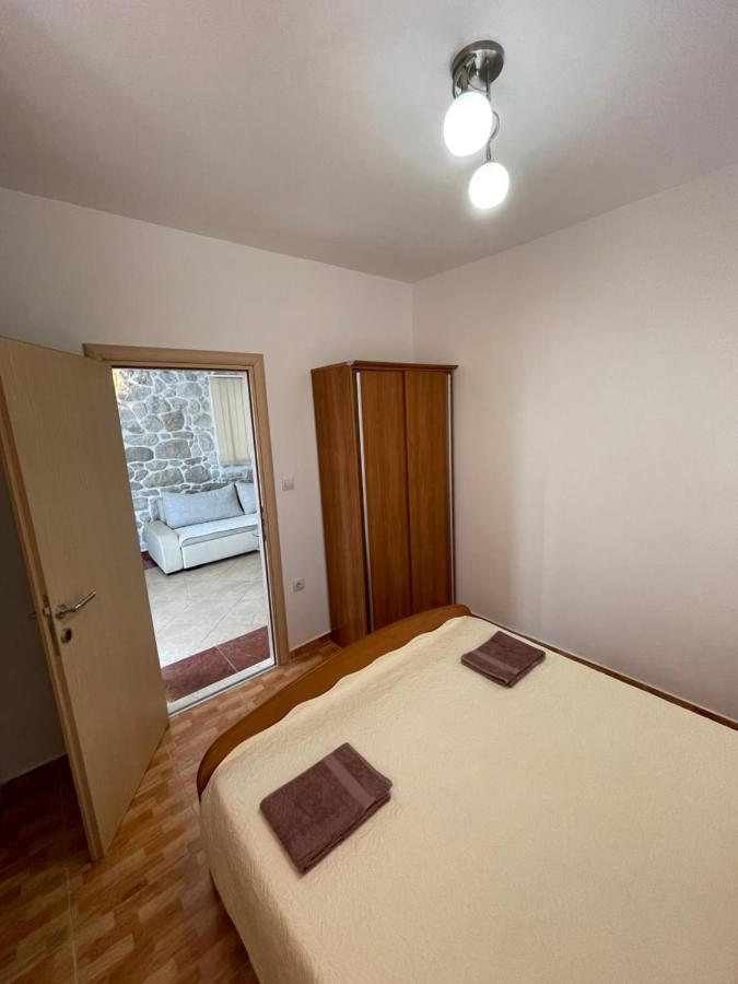 Ivan I Matej Apartments Блаце Экстерьер фото