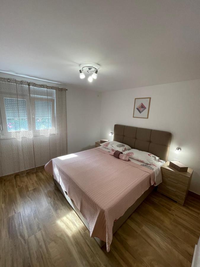 Ivan I Matej Apartments Блаце Экстерьер фото