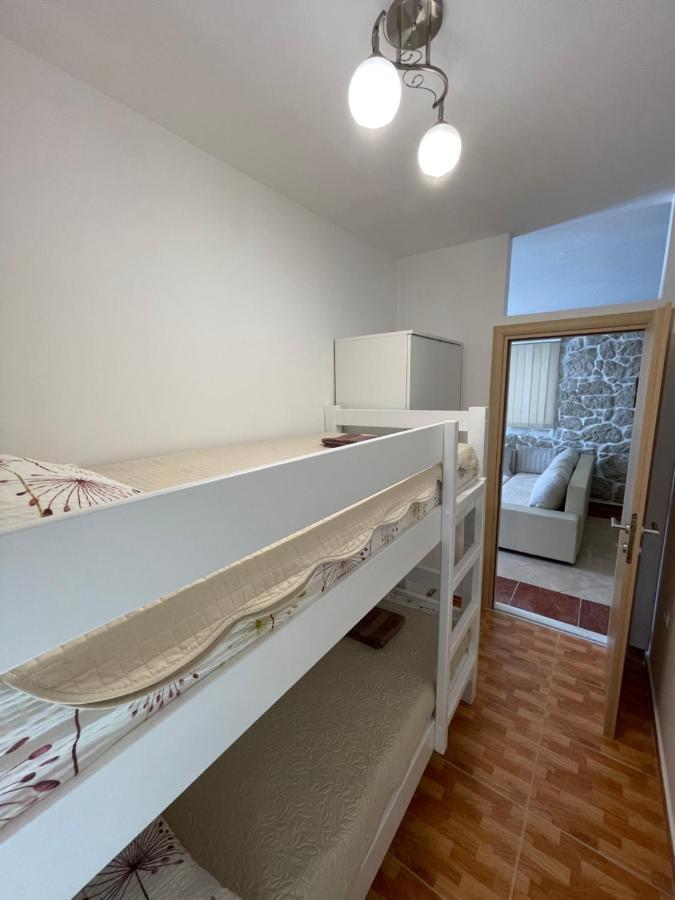 Ivan I Matej Apartments Блаце Экстерьер фото