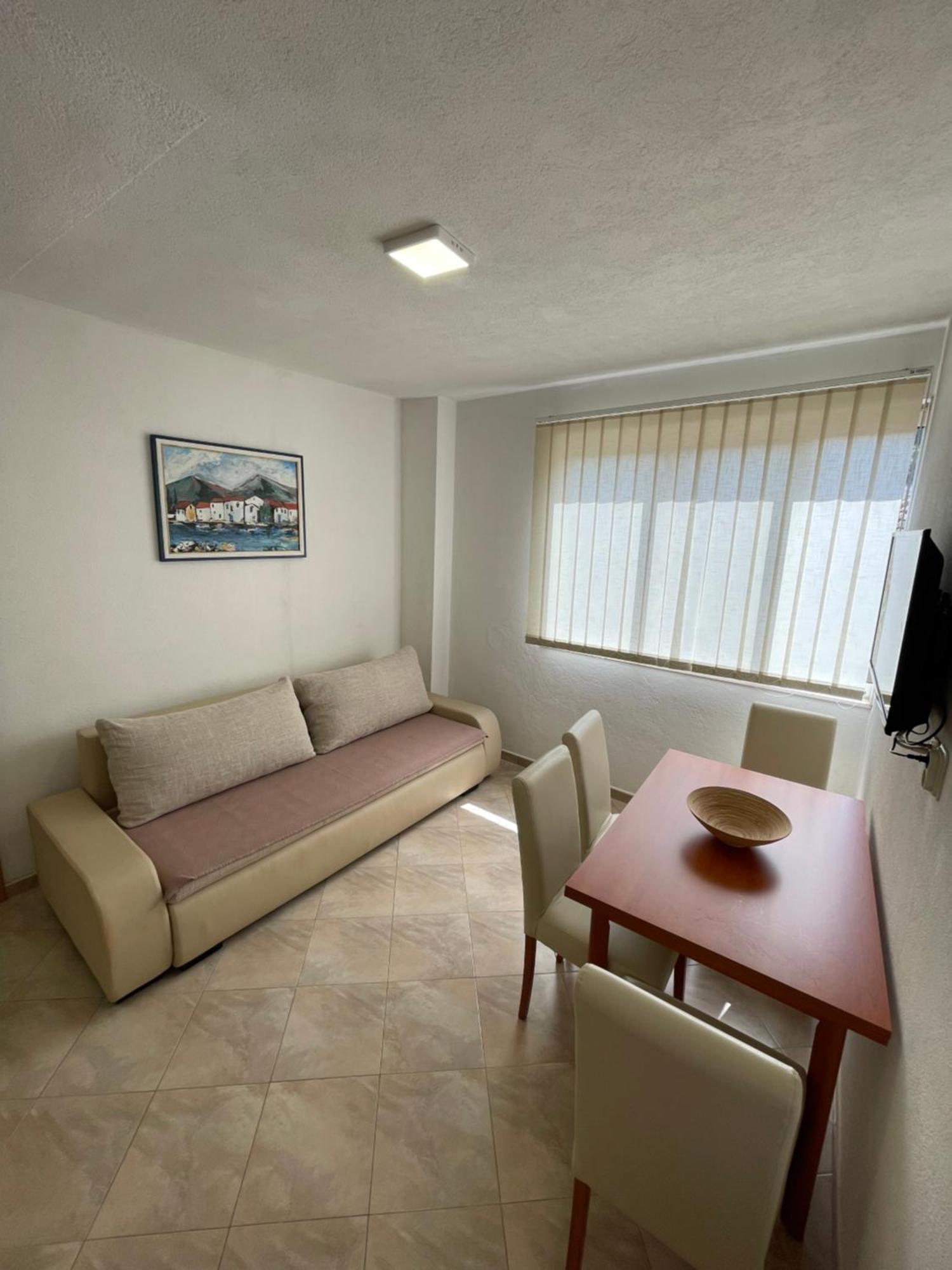 Ivan I Matej Apartments Блаце Экстерьер фото